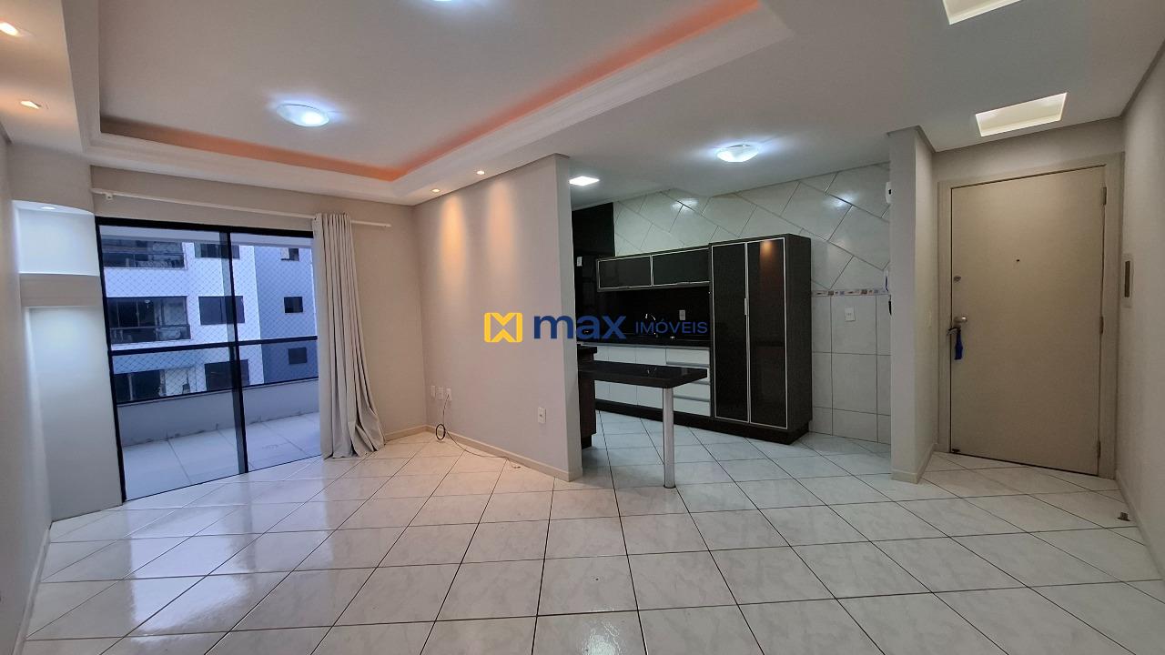 Apartamento para aluguel no Fazenda: Sala de Estar e Jantar