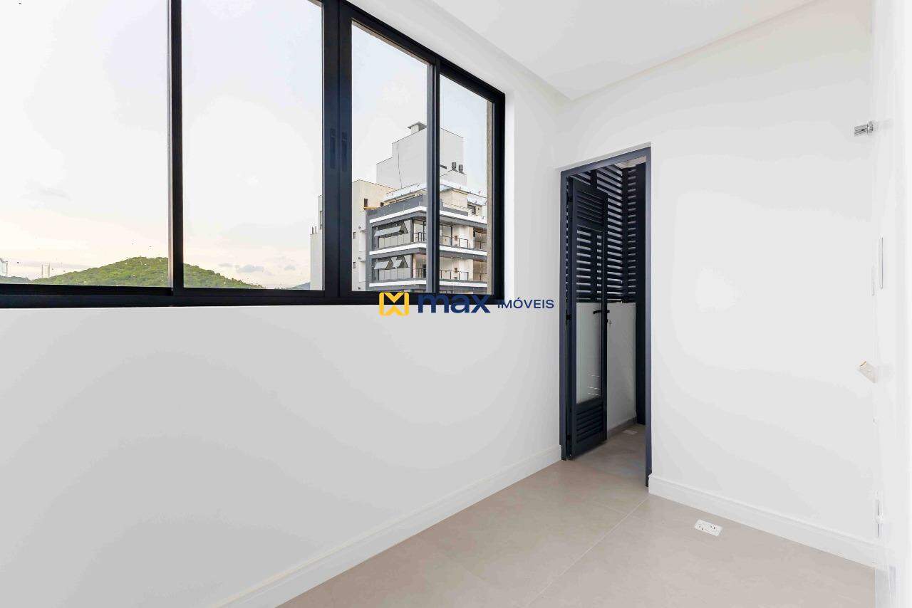 Apartamento à venda no Praia Brava: Área de serviço