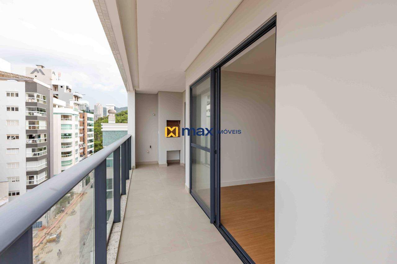 Apartamento à venda no Praia Brava: Sacada com churrasqueira