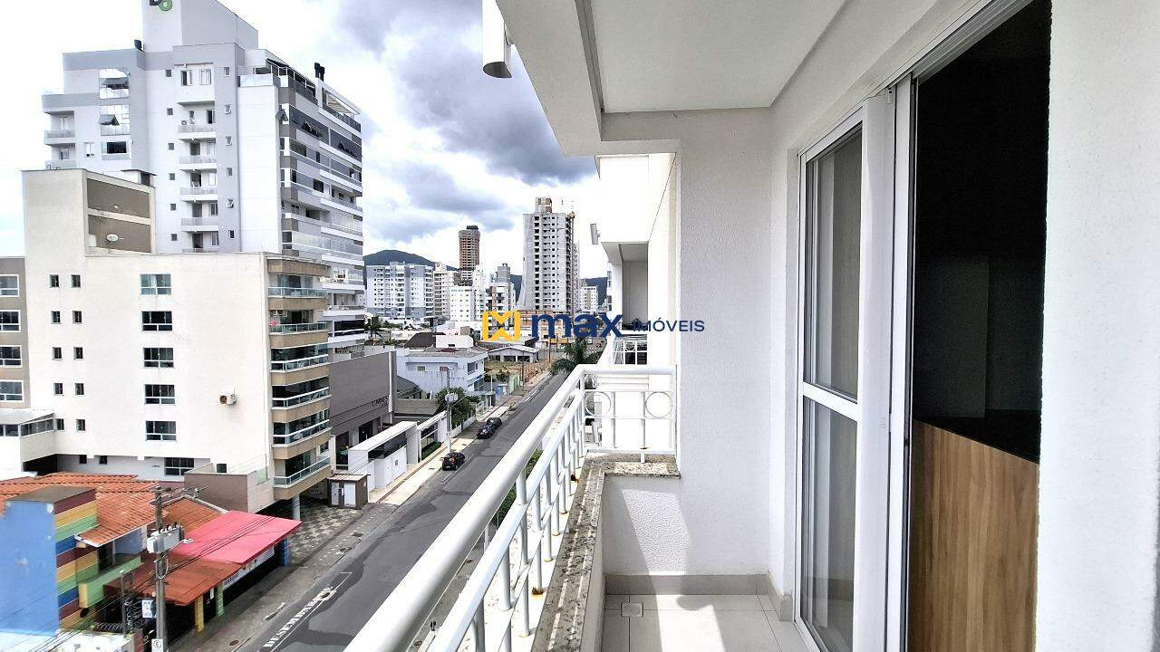 Apartamento à venda no Vila Operária: Sacada com churrasqueira