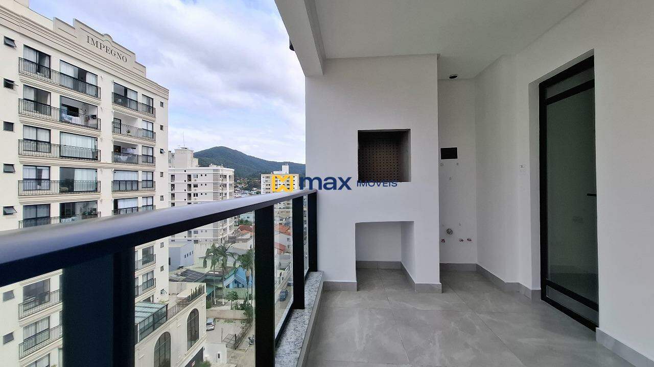 Apartamento à venda no Vila Operária: Sacada com churrasqueira