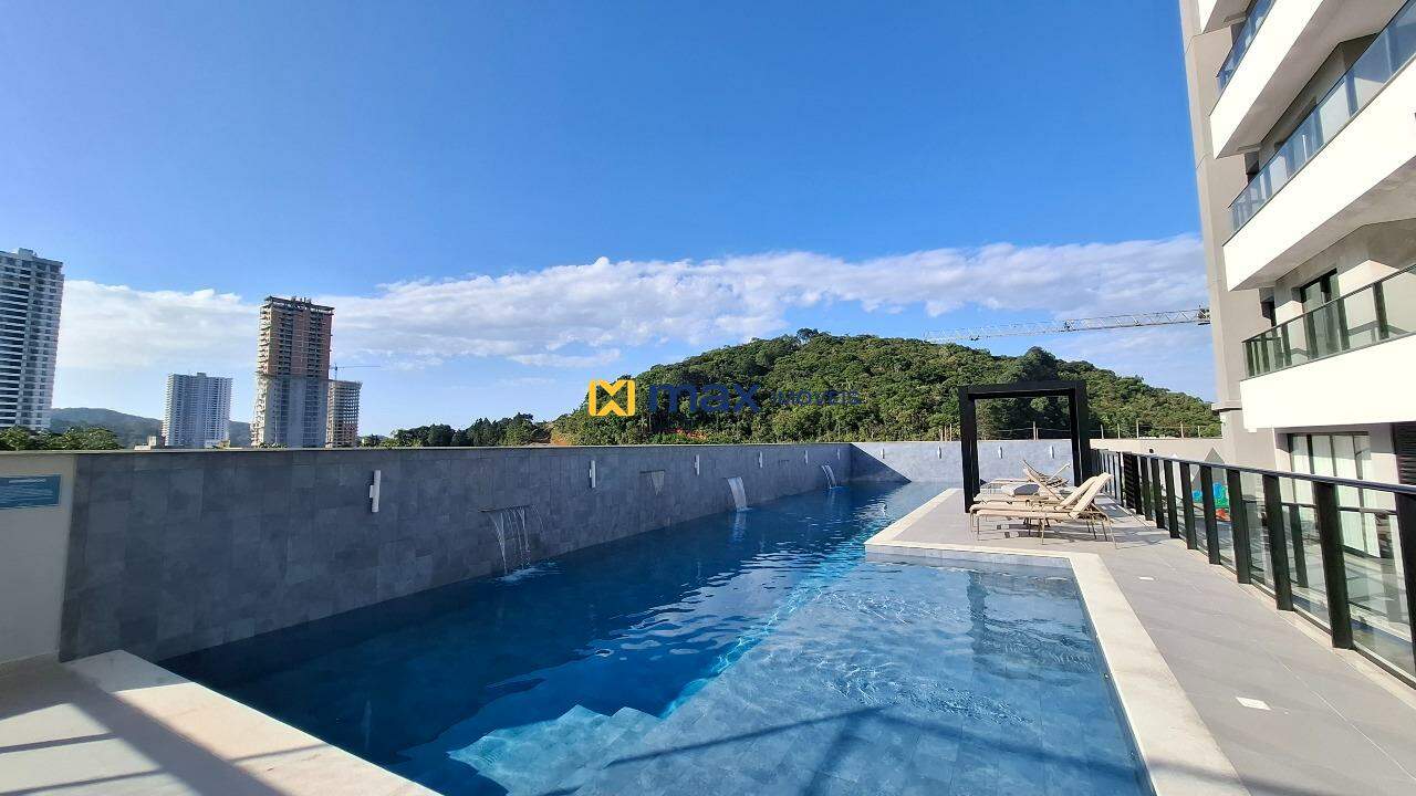 Apartamento à venda no Praia Brava: Piscina