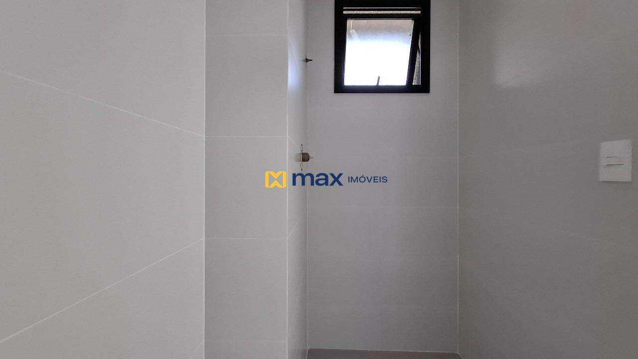 Apartamento à venda no Praia Brava: Banheiro demi-suíte