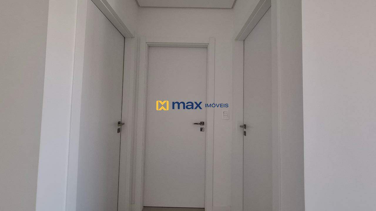 Apartamento à venda no Praia Brava: Corredor