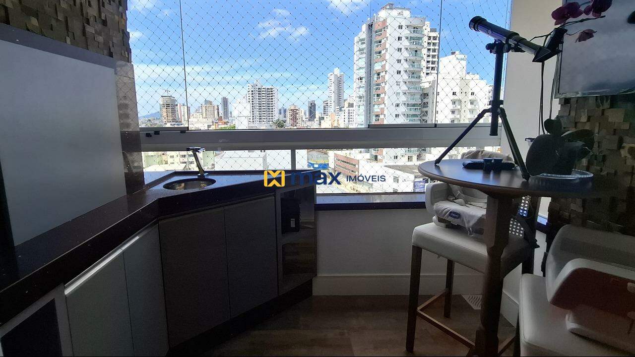 Apartamento à venda no Centro: Sacada