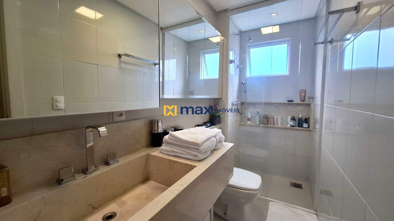 Apartamento à venda no Centro: Banheiro suíte