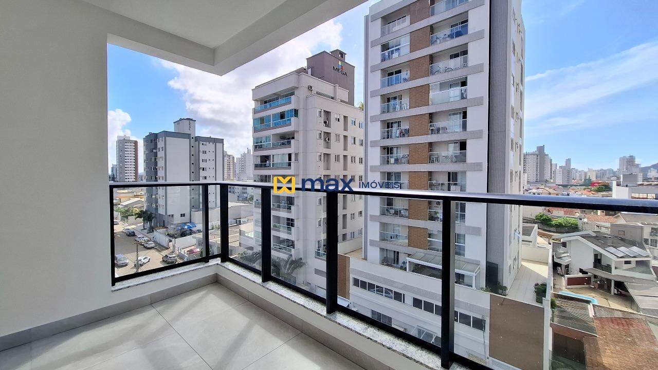 Apartamento à venda no Vila Operária: Sacada com churrasqueira