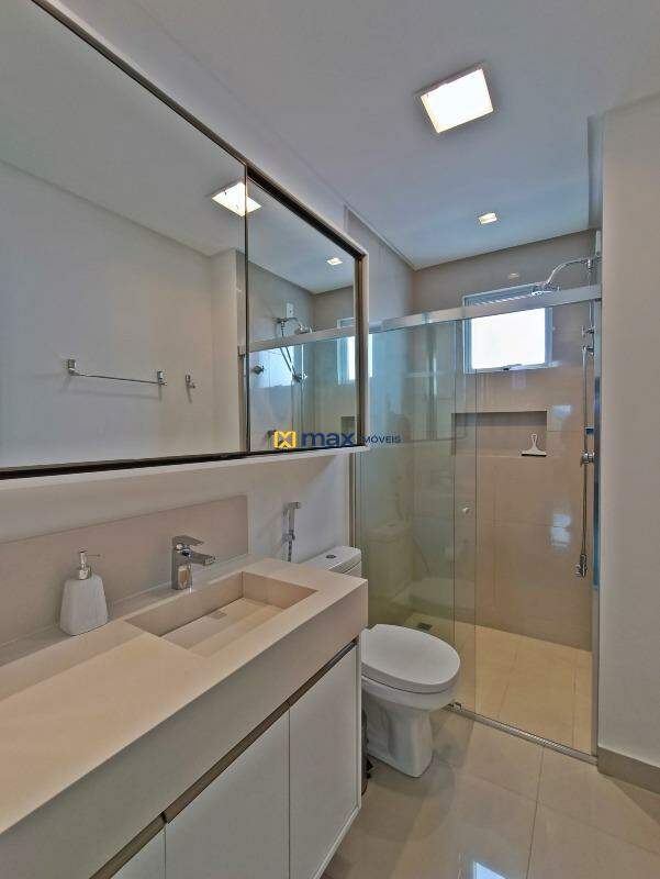 Apartamento à venda no Pioneiros: 