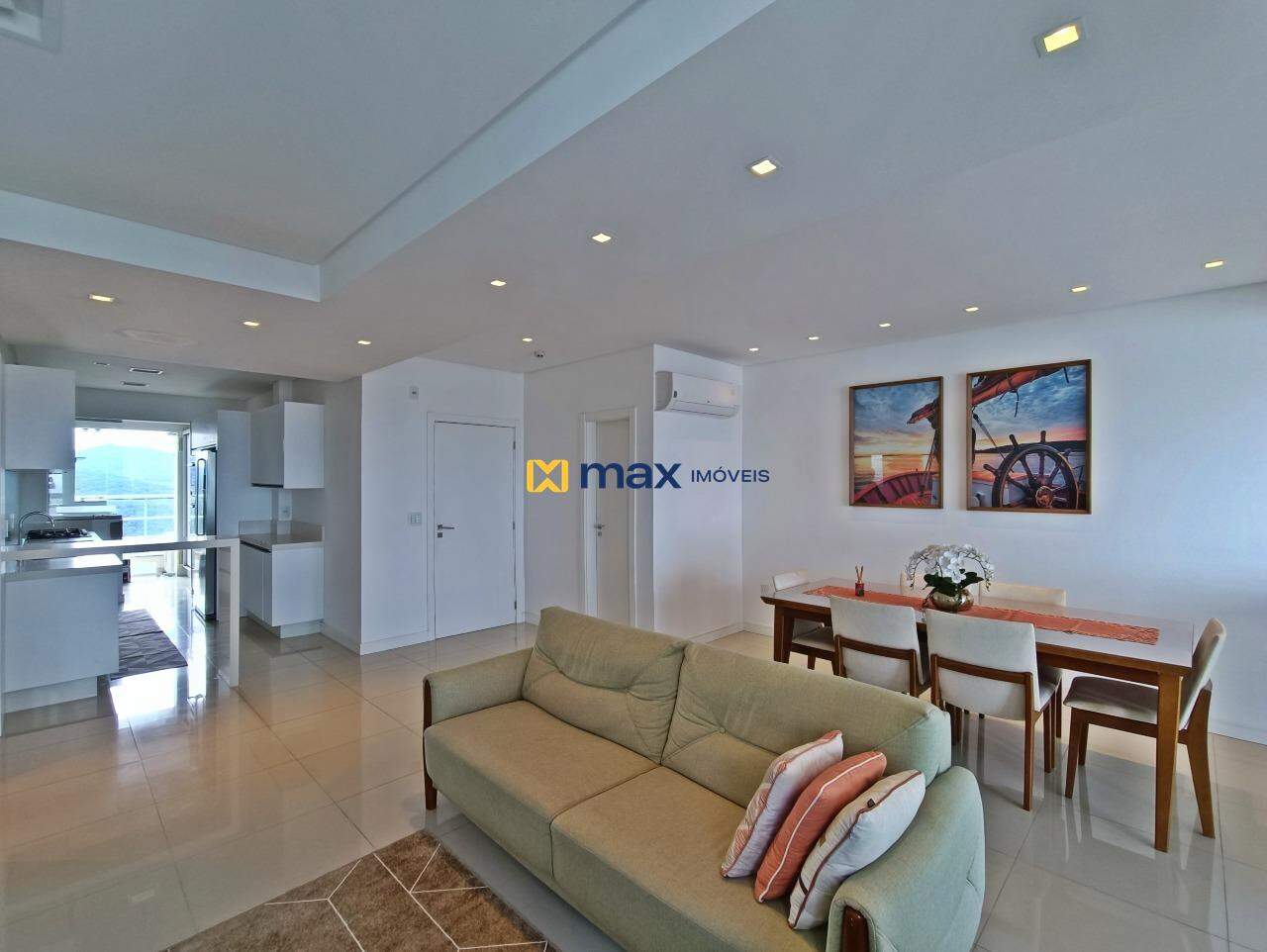 Apartamento à venda no Pioneiros: 