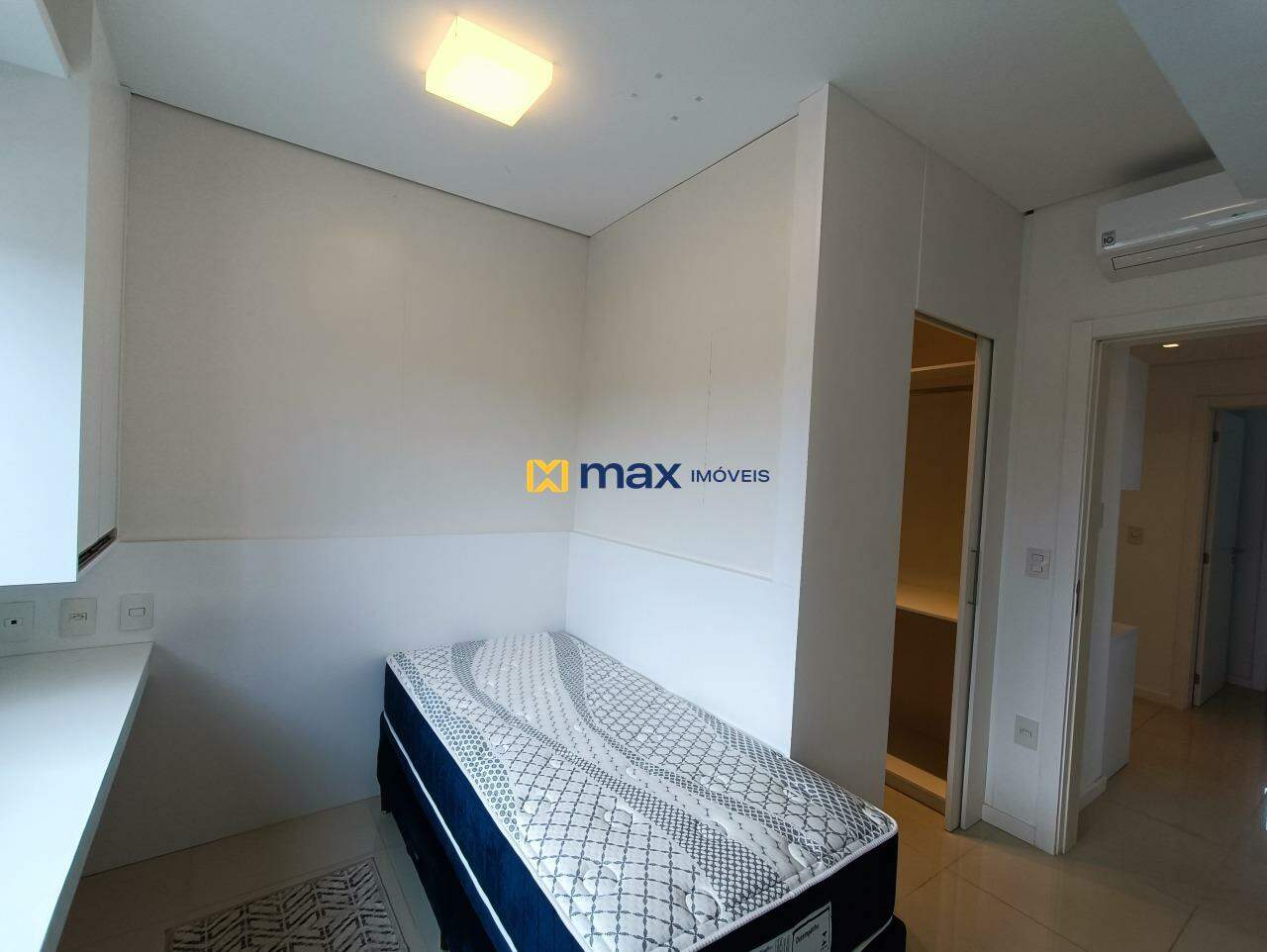 Apartamento à venda no Pioneiros: 