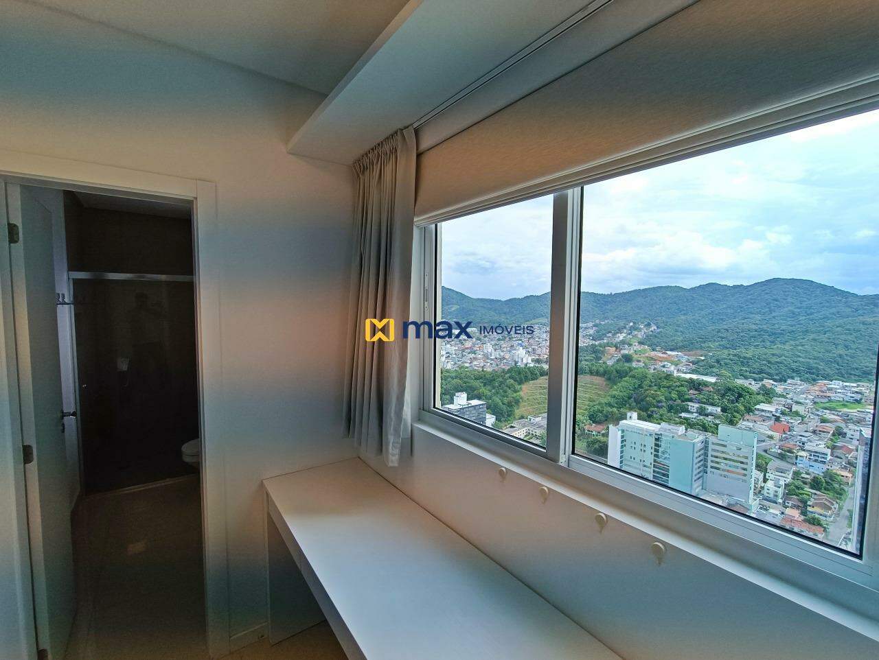 Apartamento à venda no Pioneiros: 