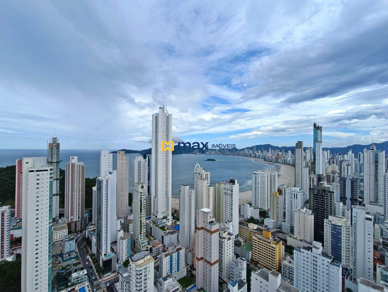 Apartamento à venda no Pioneiros: 