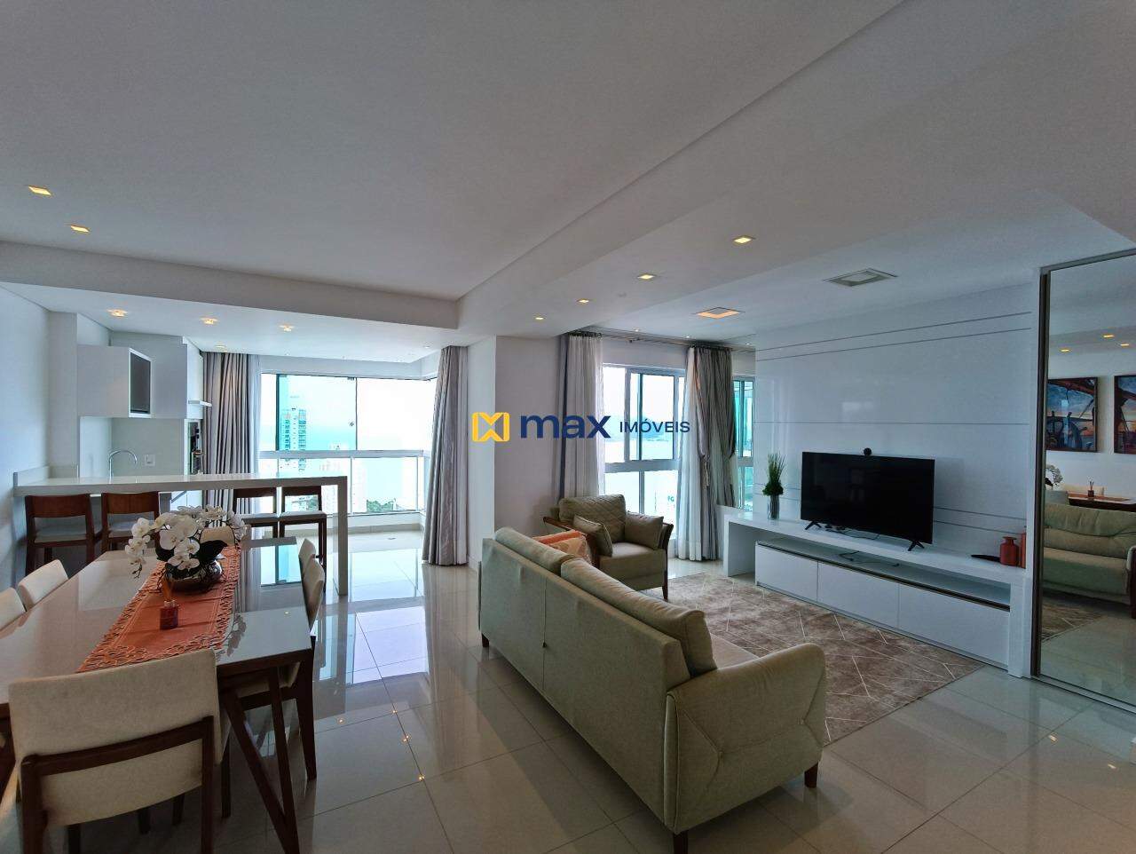 Apartamento à venda no Pioneiros: 