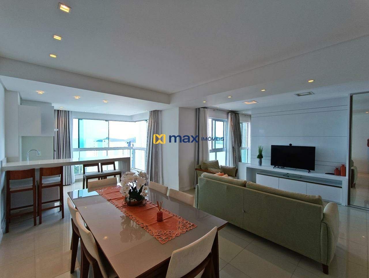 Apartamento à venda no Pioneiros: 