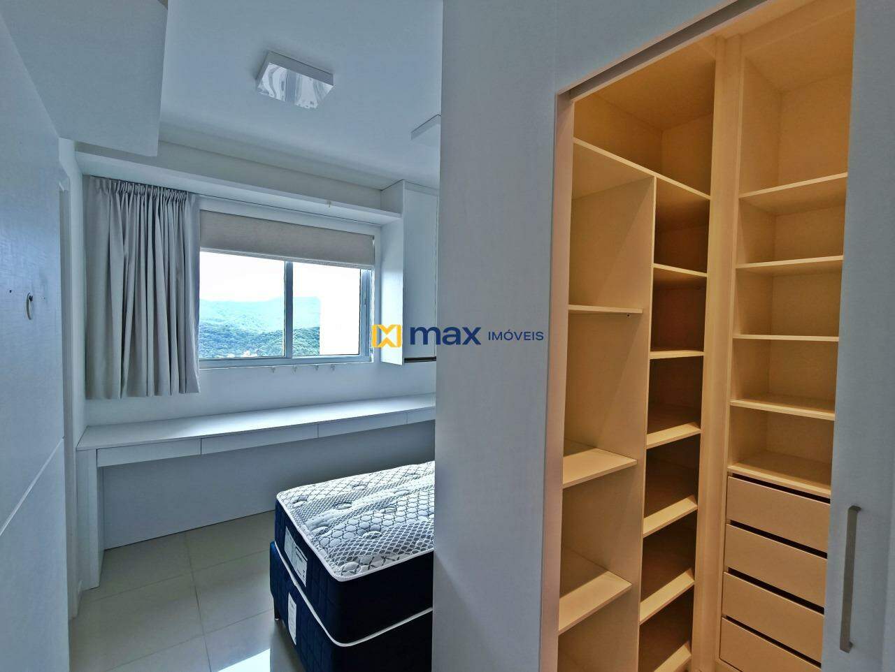 Apartamento à venda no Pioneiros: 