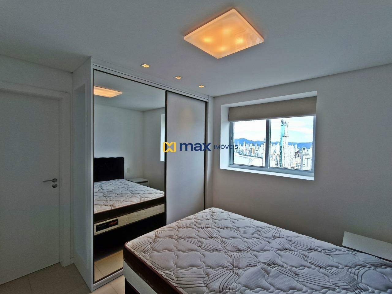 Apartamento à venda no Pioneiros: 