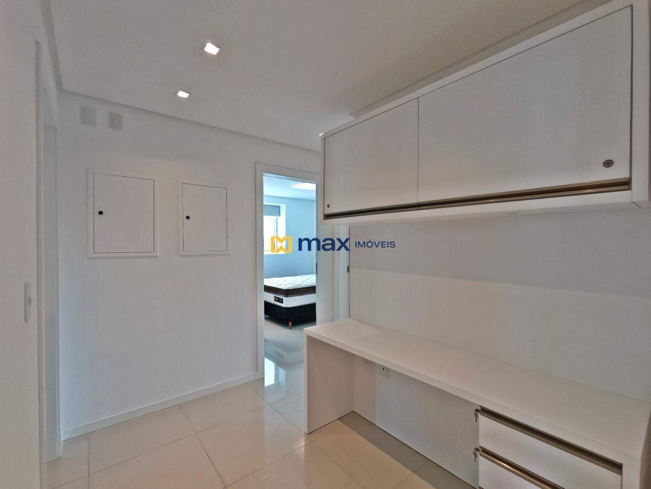 Apartamento à venda no Pioneiros: 