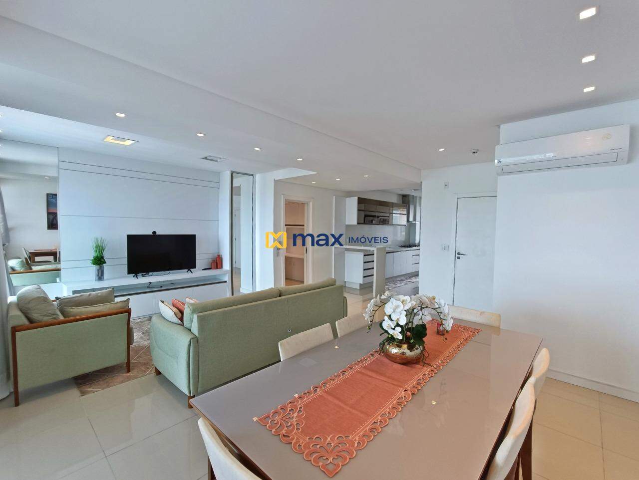 Apartamento à venda no Pioneiros: 