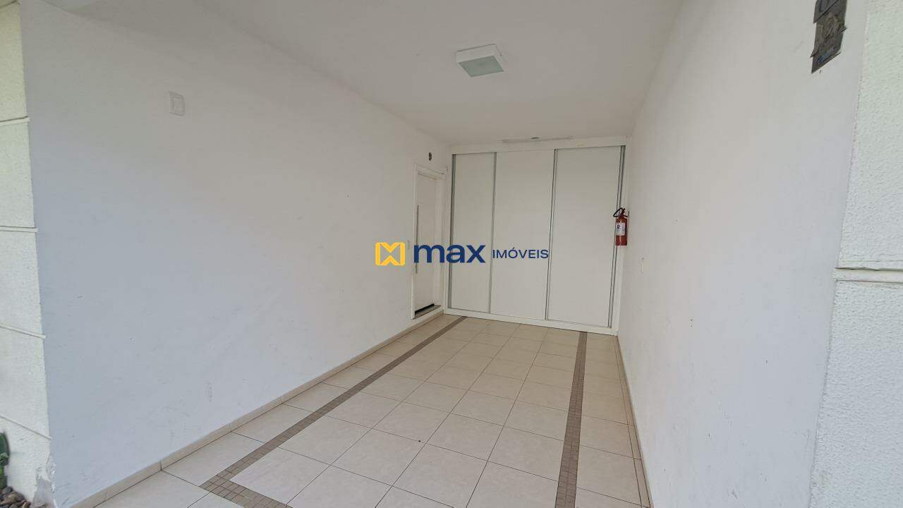 Casa para aluguel no Dom Bosco: Garagem