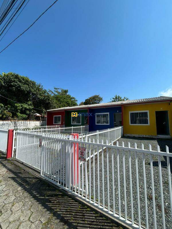 Casa à venda no Armação de Itapocoroy: 