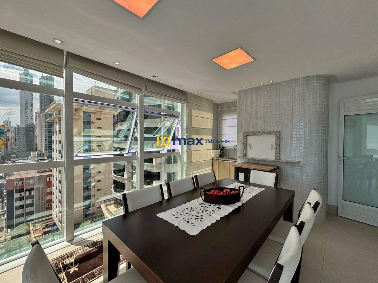 Apartamento à venda no Centro: sacada com churrasqueira
