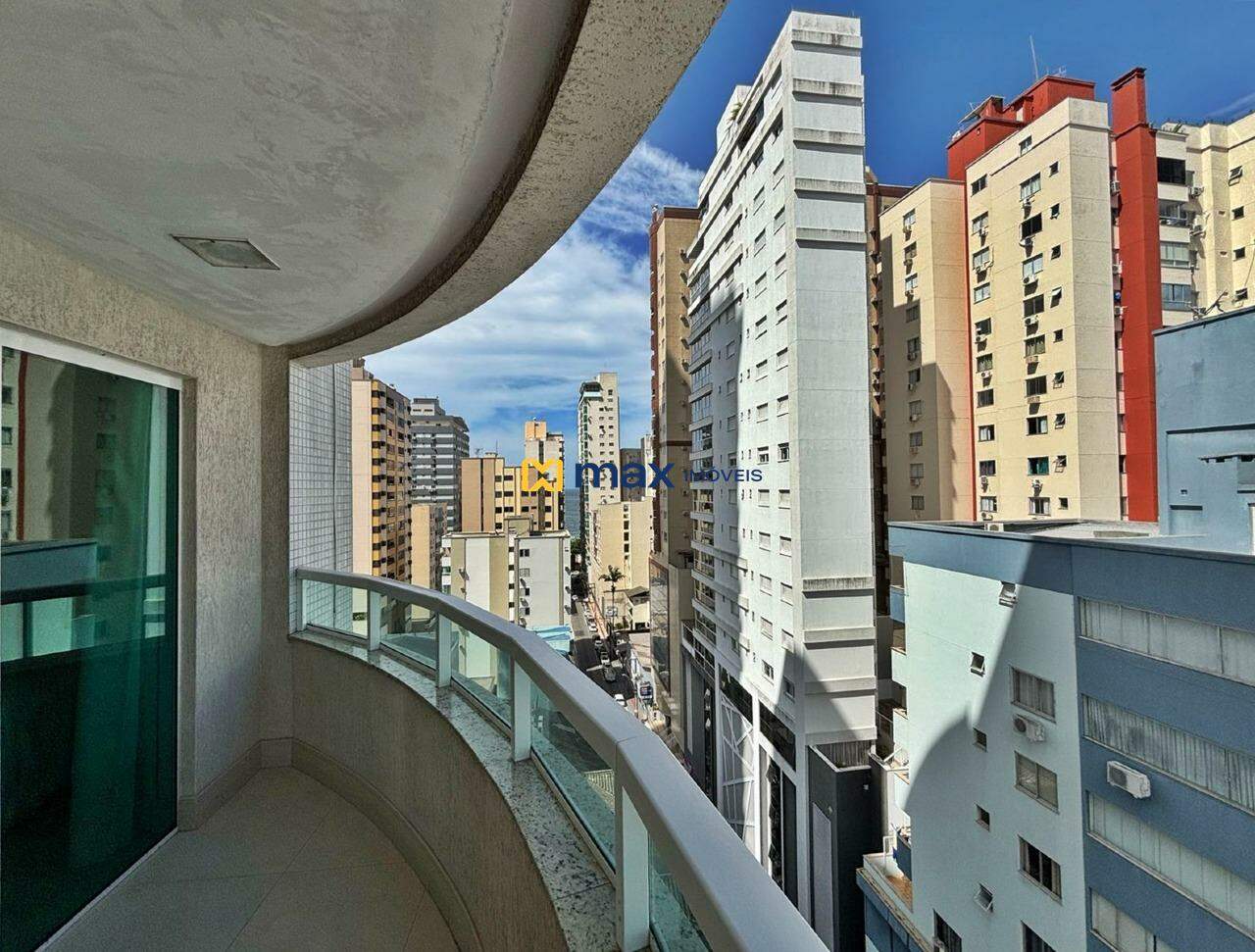 Apartamento à venda no Centro: sacada das suítes