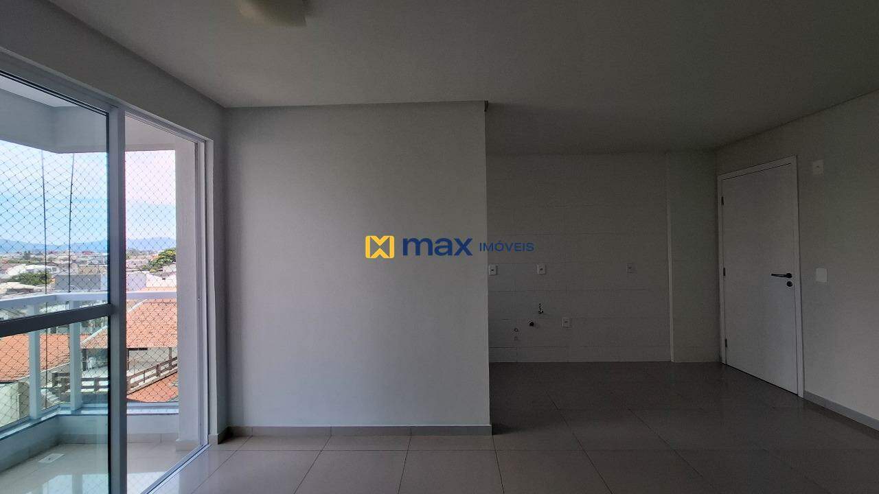 Apartamento à venda no Cordeiros: Living integrado