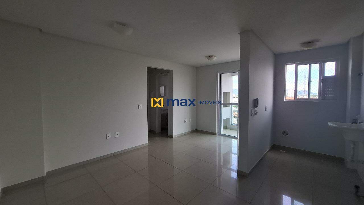 Apartamento à venda no Cordeiros: Living integrado