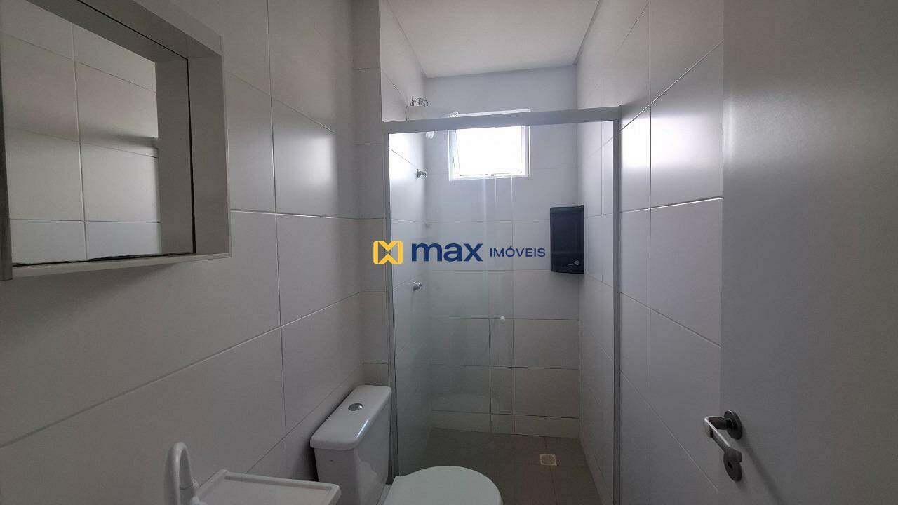 Apartamento à venda no Cordeiros: Banheiro social
