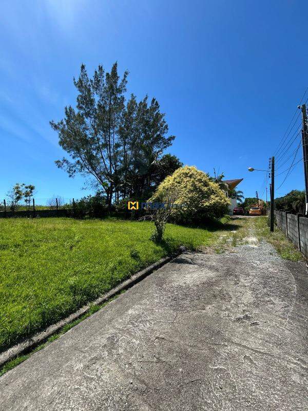 Casa à venda no Armação de Itapocoroy: Terreno