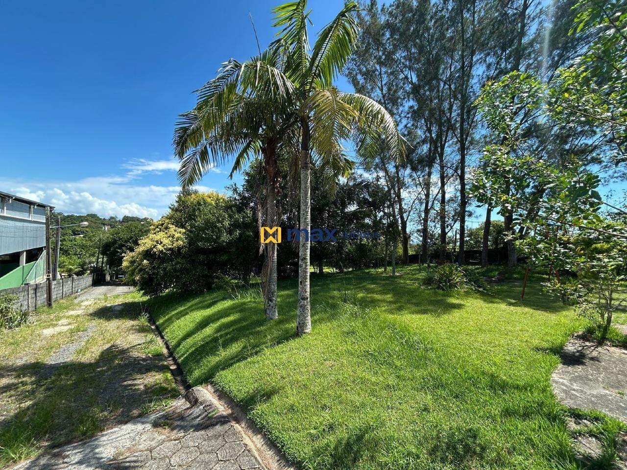 Casa à venda no Armação de Itapocoroy: Terreno
