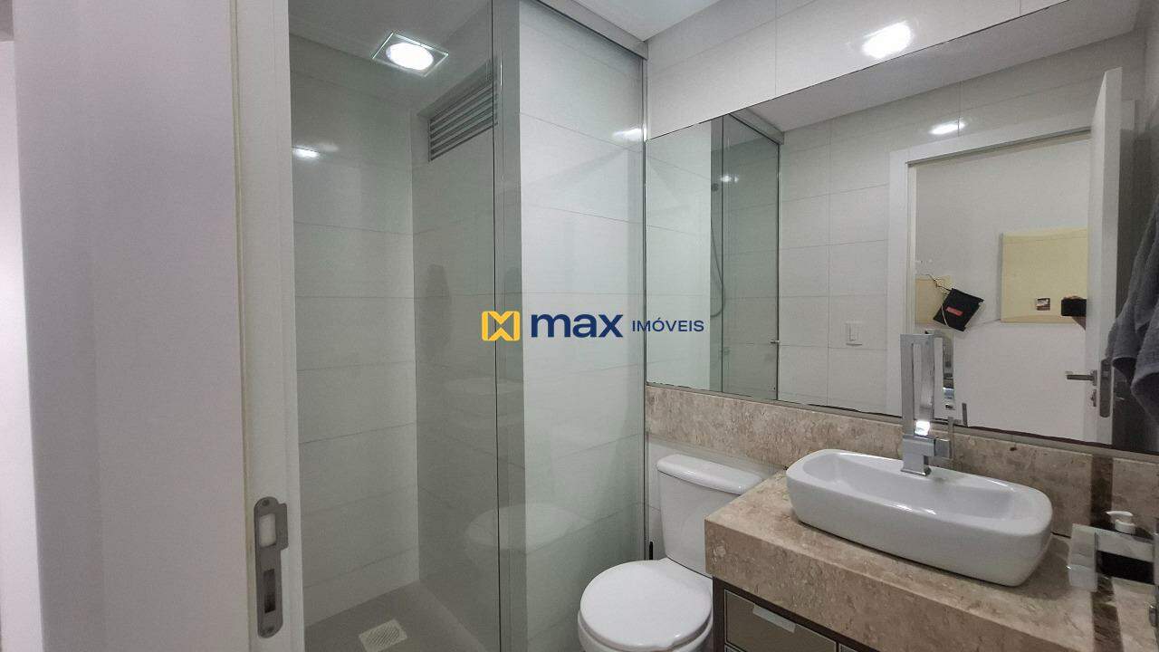 Apartamento à venda no Centro: Banheiro social