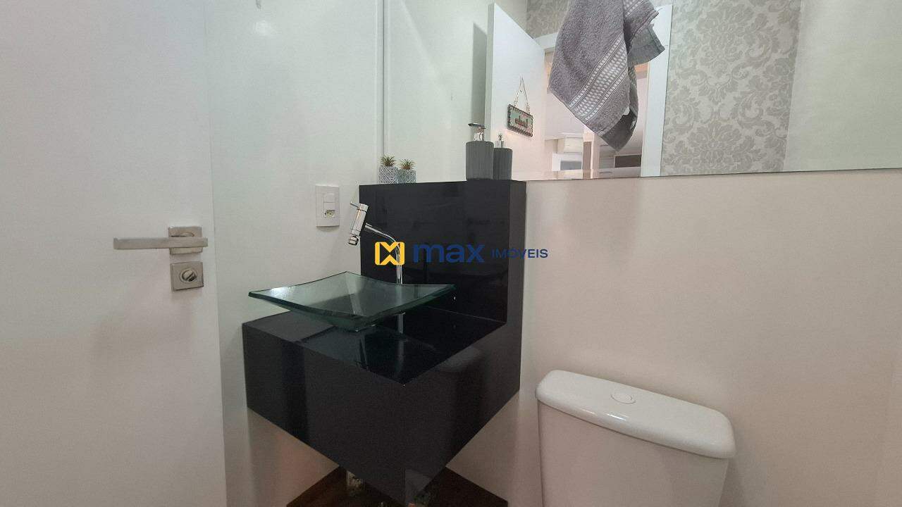 Apartamento à venda no Centro: Lavabo