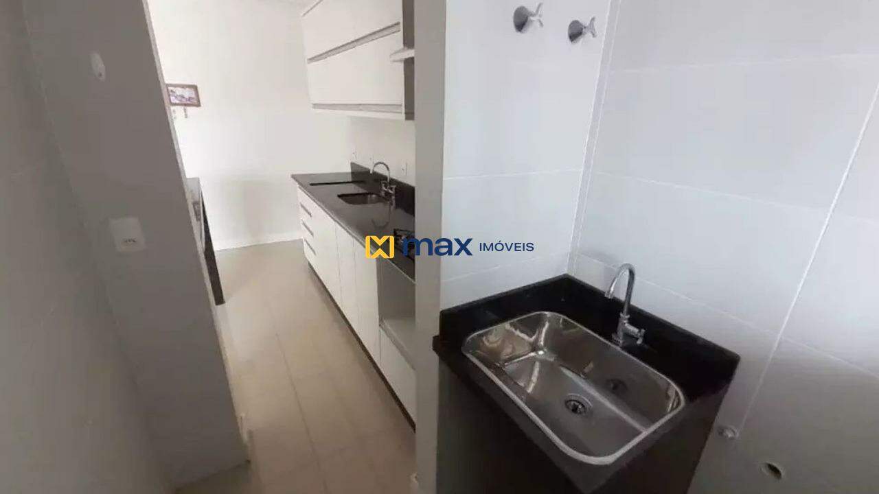 Apartamento à venda no Fazenda: Área de serviços