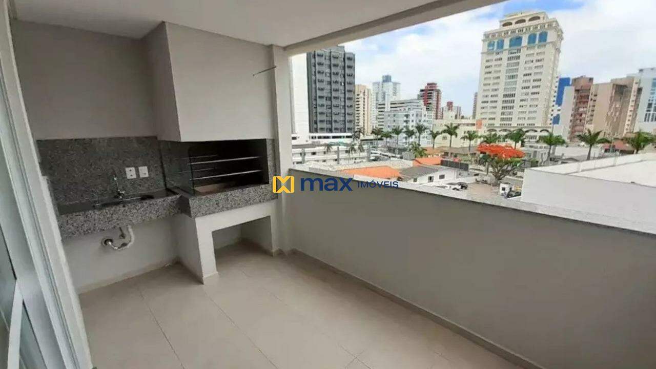 Apartamento à venda no Fazenda: Sacada com churrasqueira