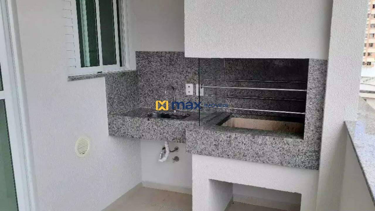 Apartamento à venda no Fazenda: Sacada com churrasqueira