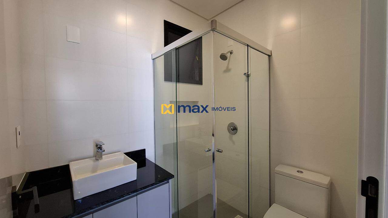 Apartamento para aluguel no Centro: Banheiro Suíte