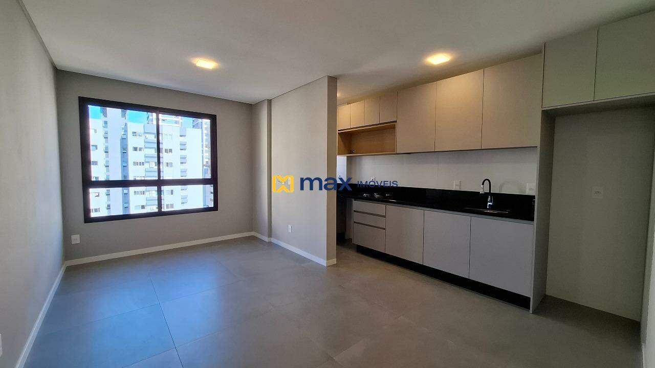 Apartamento para aluguel no Centro: Sala de Estar e Jantar