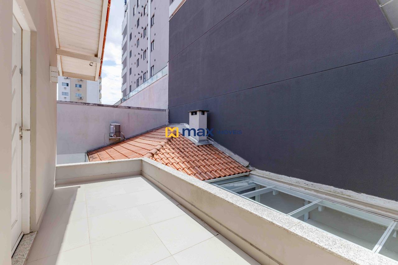 Casa Comercial à venda no Vila Operária: Sacada escritório