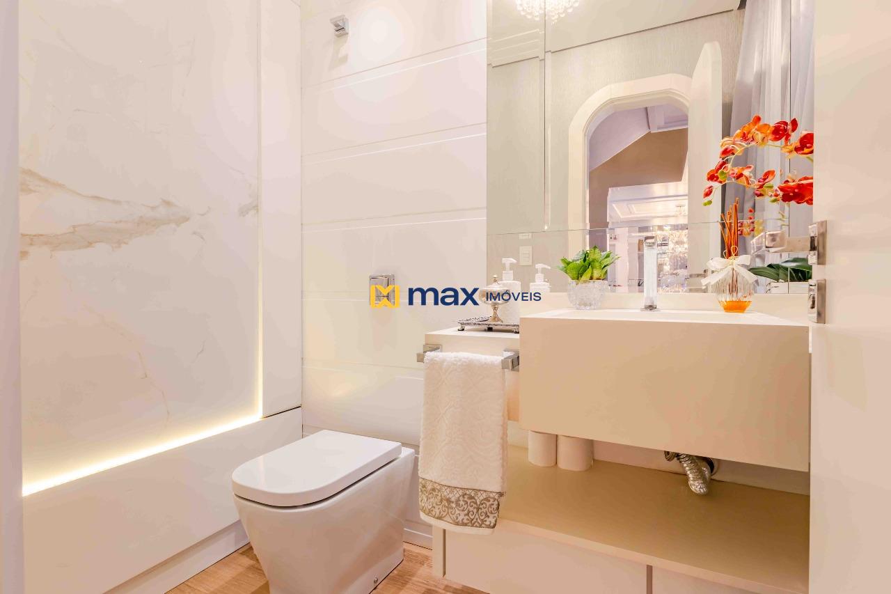 Casa Comercial à venda no Vila Operária: Lavabo