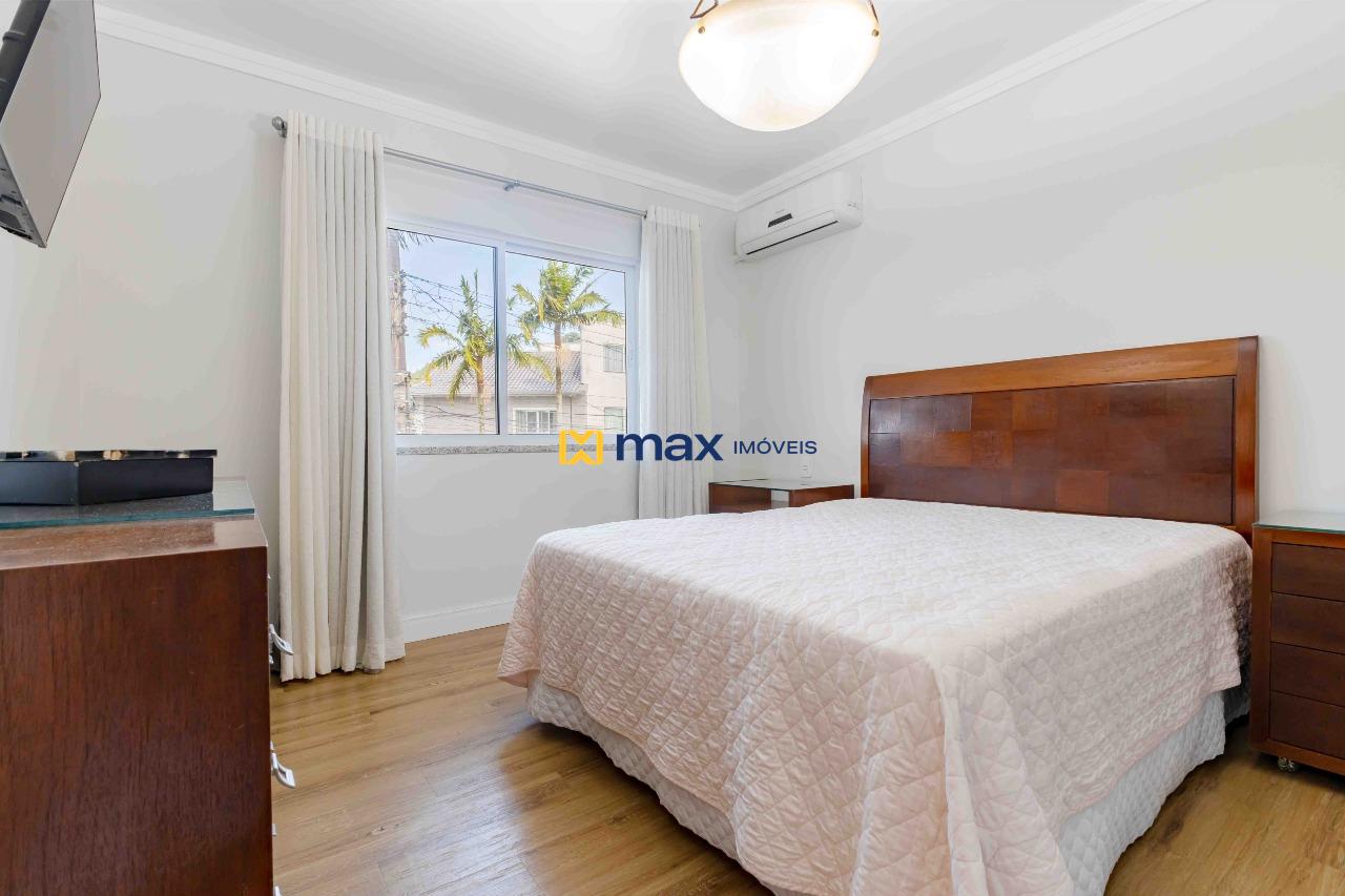 Casa Comercial à venda no Vila Operária: Suíte 1