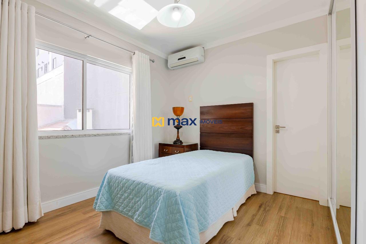 Casa Comercial à venda no Vila Operária: Suíte 2