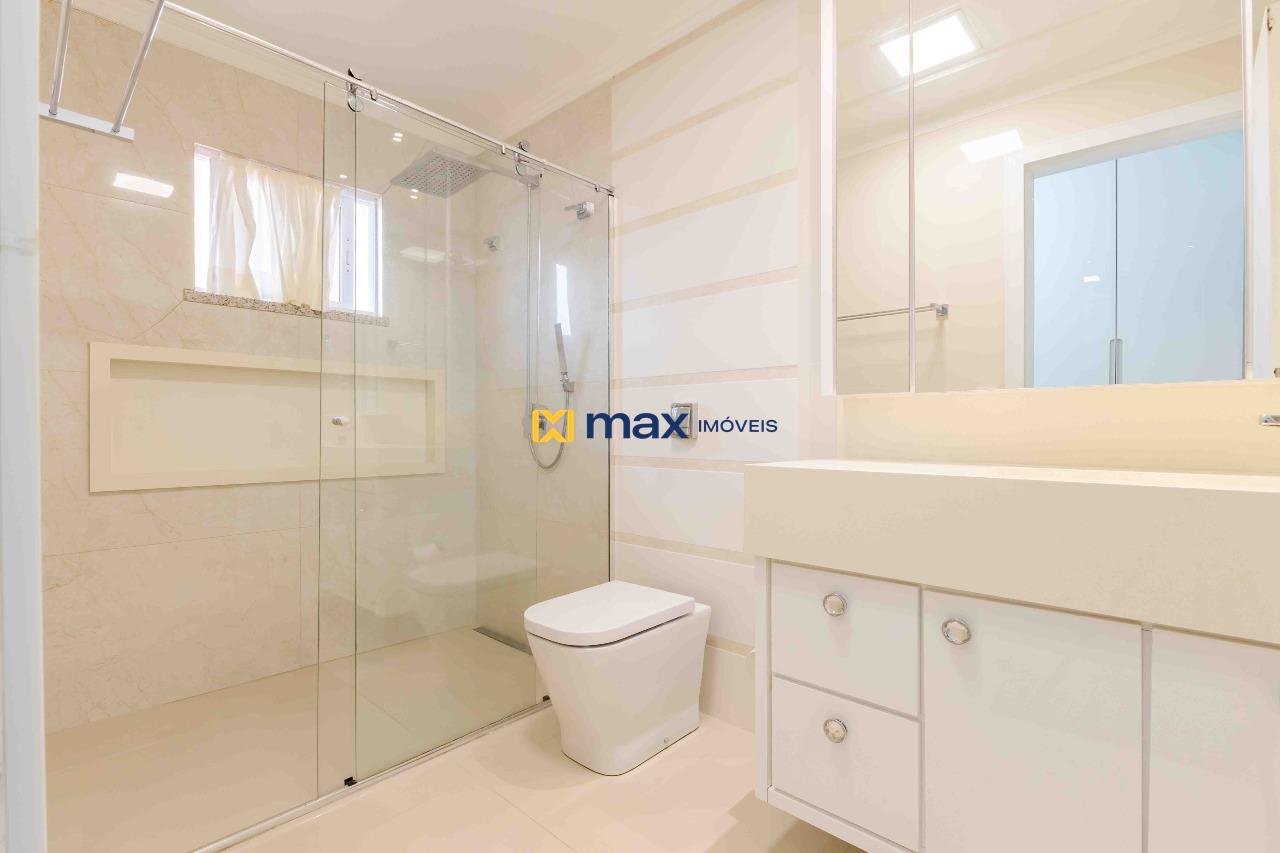 Casa Comercial à venda no Vila Operária: Banheiro suíte 1