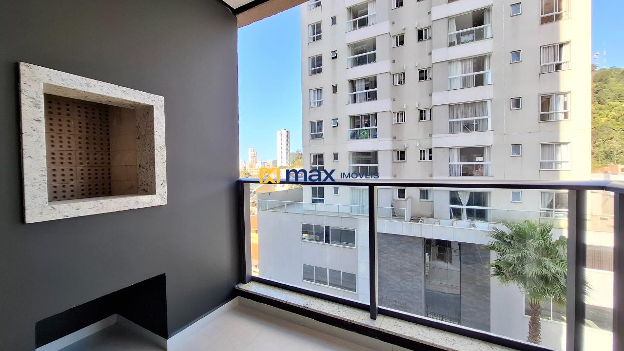 Apartamento à venda no Centro: Sacada com churrasqueira