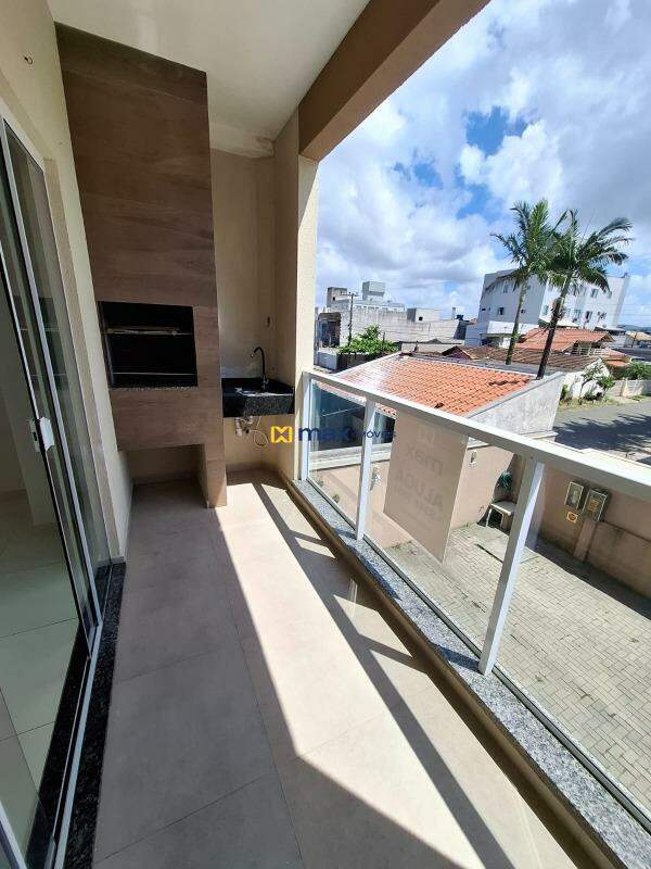 Apartamento para aluguel no Centro: Sacada com churrasqueira