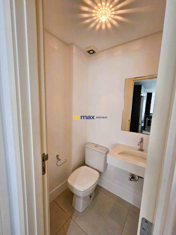 Apartamento à venda no Centro: Lavabo
