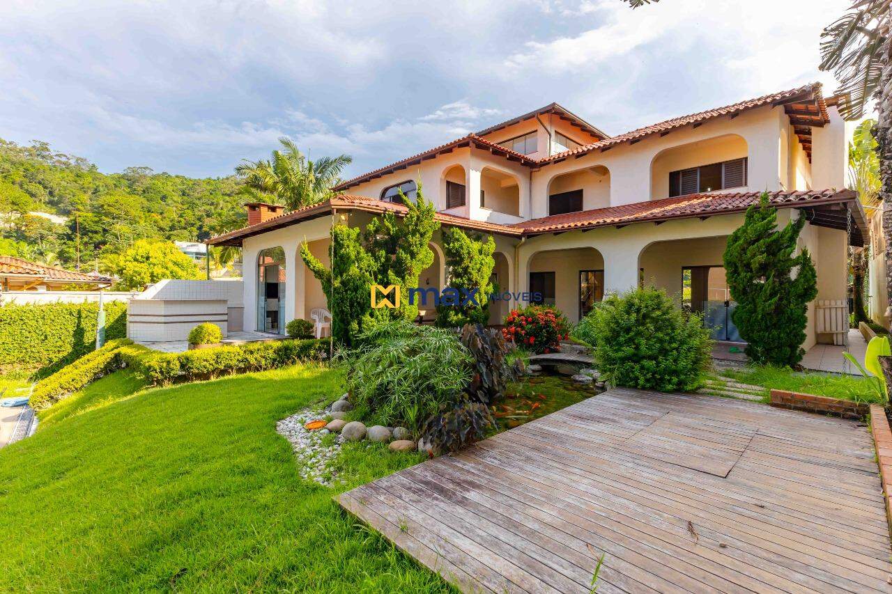 Casa à venda no Cabeçudas: Área externa