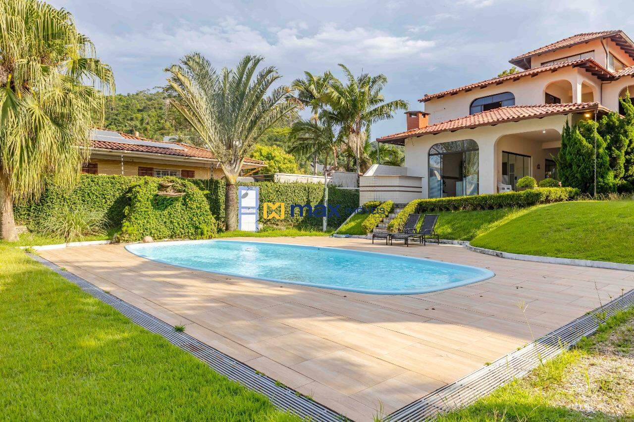 Casa à venda no Cabeçudas: Piscina