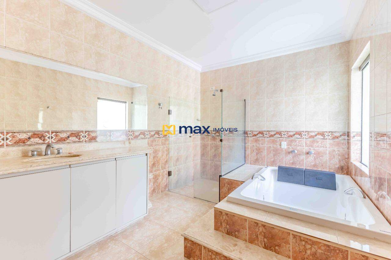 Casa à venda no Cabeçudas: Banheiro suíte master