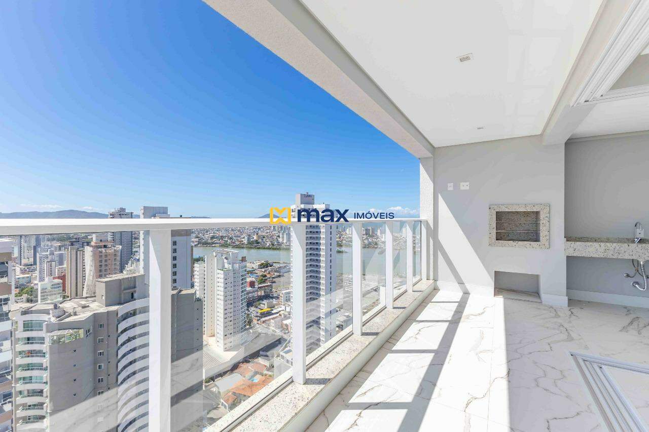Apartamento à venda no Centro: Sacada com churrasqueira